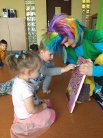 "Baśniowe zagadki" - teatrzyk interaktywny gr 2