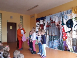 "O jesieni" teatrzyk gr IV,V,VI,VIII,IX 29.10.2018r.