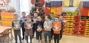 Wspólne kolędowanie i dekorowanie pierników gr 6