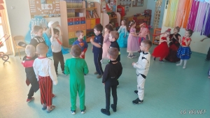 Zabawa karnawałowa gr 5