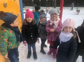 Zabawy na śniegu gr III